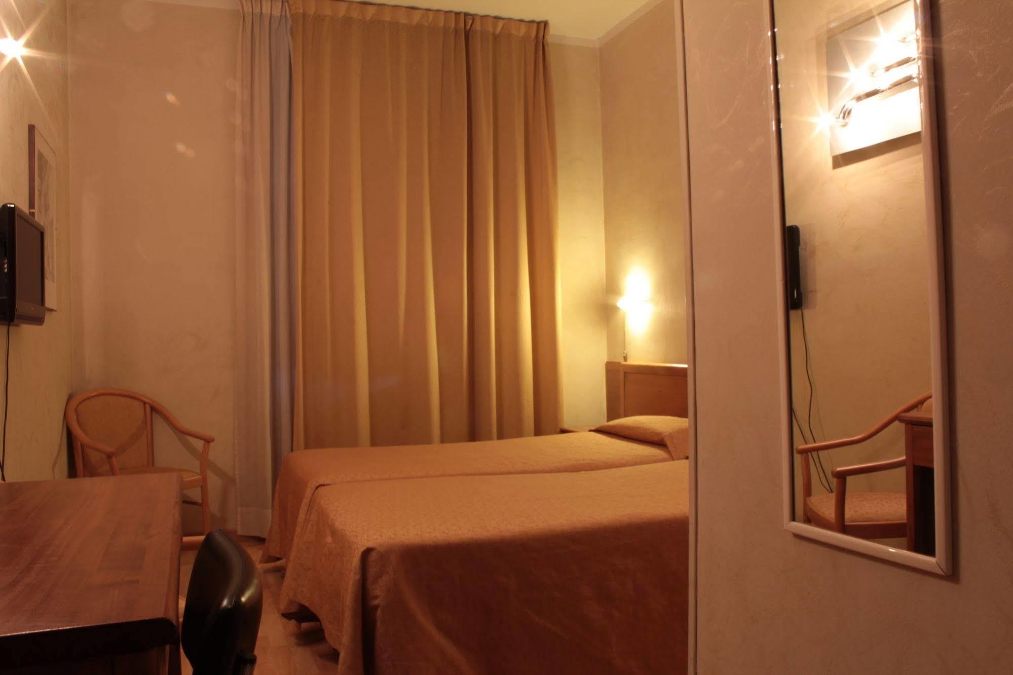 Hotel Montevecchio トリノ エクステリア 写真